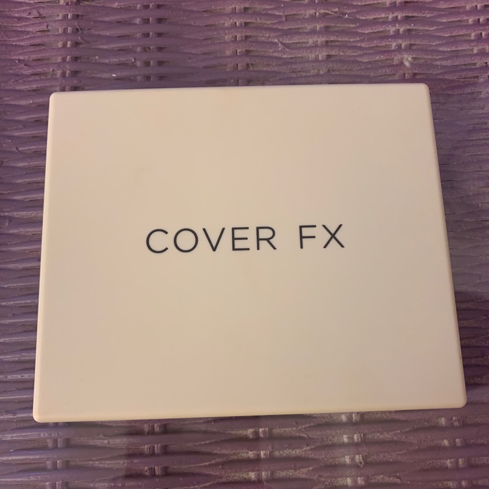 Cover FX medium-tan